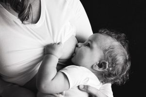 réussir son allaitement grâce à bébé