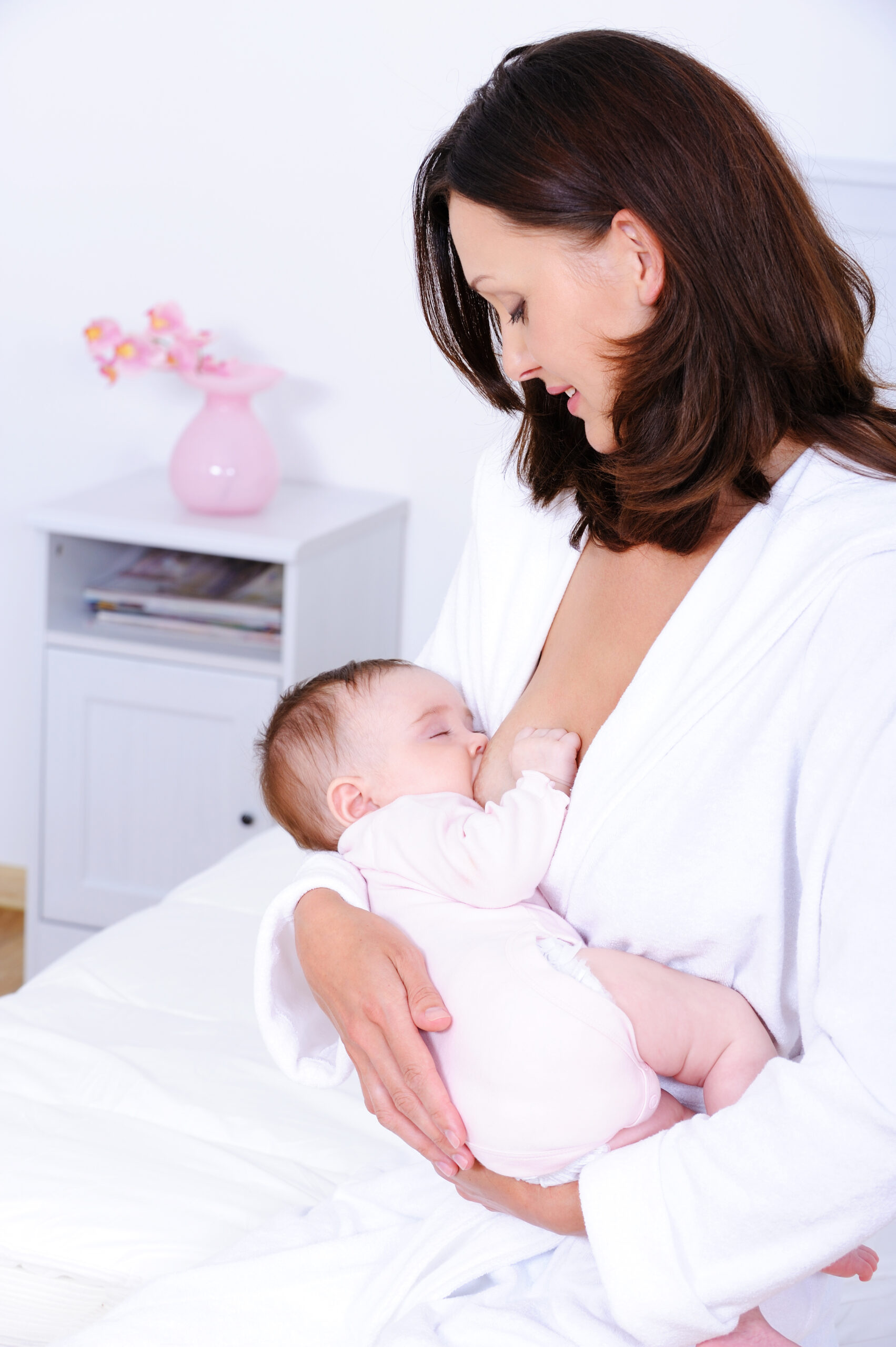 savoir si bébé tète bien grâce à sa position